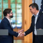 Pedro Sánchez es recibido por el Presidente Boric en La Moneda