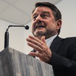 Luego de proponer “Barrio Rojo”: Orrego emite ordenanza para erradicar prostitución en Santiago