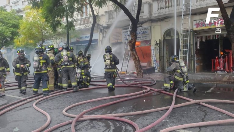 Read more about the article Incendio sin control se registra en Barrio Brasil: ¿qué se sabe sobre su origen?