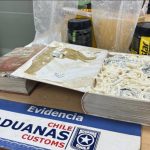 En potes de bebidas isotónicas y libros: Aduana decomisa éxtasis granulado proveniente de Bélgica