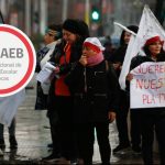 Acusan malas condiciones laborales y finiquitos impagos: manipuladoras de alimentos convocan paro nacional para este martes