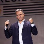 ¿Quién es Yamandú Orsi? El frenteamplista que logró quedarse con la presidencia en Uruguay y que admira a Boric