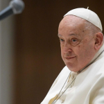Infección polimicrobiana: qué es la enfermedad que tiene hospitalizado al Papa Francisco 