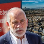 Ministro Montes queda sin respuesta, sin jefa jurídica y sin solución para pagar los 17 terrenos comprados por el Serviu Metropolitano